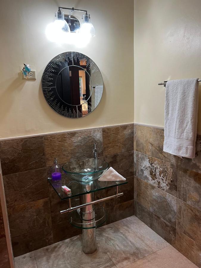 Kingston Oasis One Bedroom Eksteriør billede